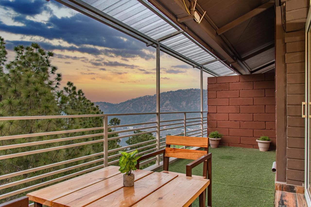 Hillcrest Heights Bed and Breakfast Kasauli Exteriör bild