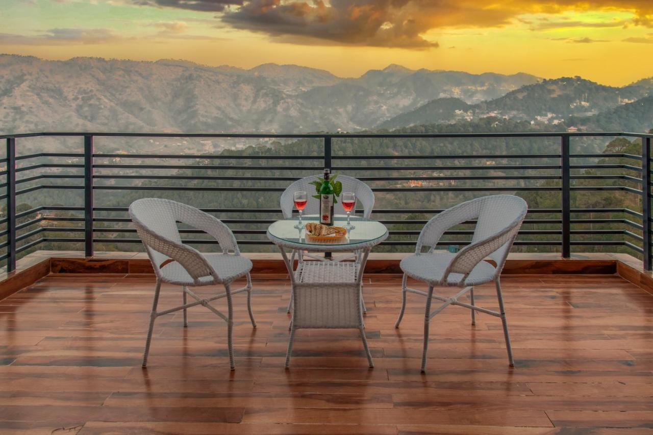 Hillcrest Heights Bed and Breakfast Kasauli Exteriör bild