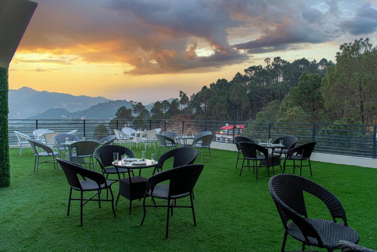 Hillcrest Heights Bed and Breakfast Kasauli Exteriör bild